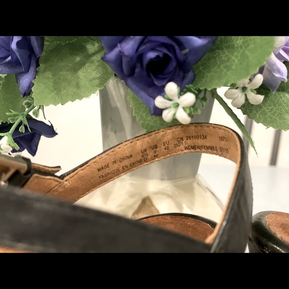 Comfortable Clark Wedge - Picture 5 of 8